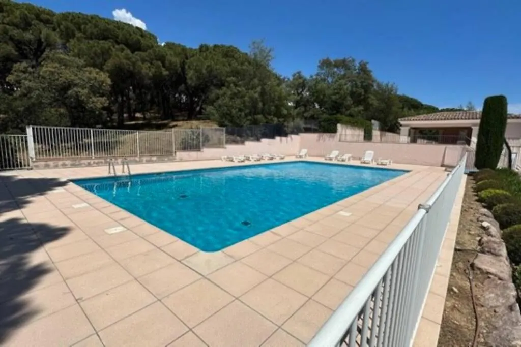Appartement A02 Les Pins Bleus Sainte-Maxime 0*,